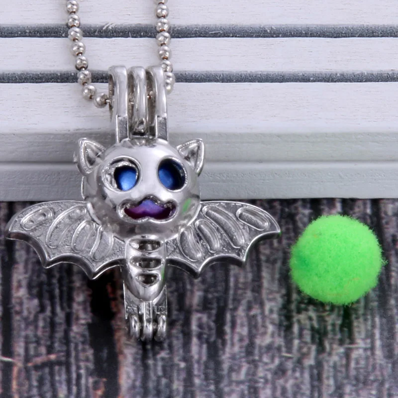 Bat vampire pendant Pearl Cage Necklace Locket Pendants Vintage Aromatherapy Essential Oil Diffuser Chain Locket For Women Charm
Bat vampire pendant Pearl Cage Necklace Locket Pendants Vintage Aromatherapy Essential Oil Diffuser Chain Locket For Women Charm