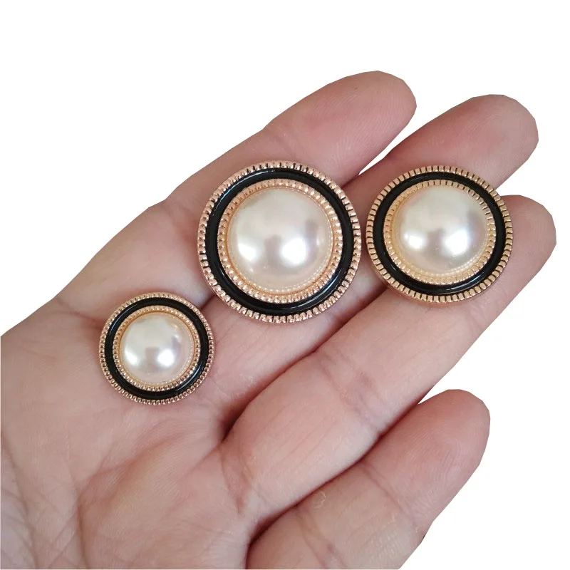 5pcs Metal round black white imitation pearl button hand-stitched button DYI sewing decorative button sweater coat button
5pcs Metal round black white imitation pearl button hand-stitched button DYI sewing decorative button sweater coat button