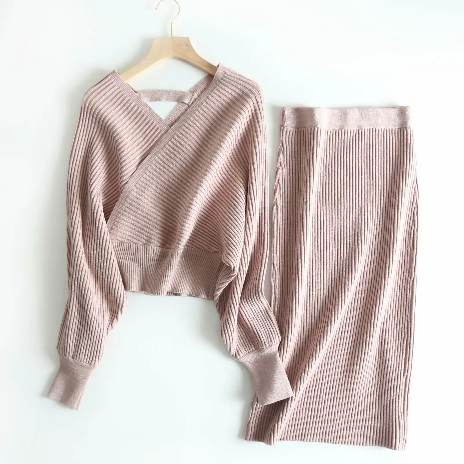 2019 Ou Meichun new women's dress sexy show Shouliangsi V neck sweater suit skirt women 2piece set women
2019 Ou Meichun new women's dress sexy show Shouliangsi V neck sweater suit skirt women 2piece set women