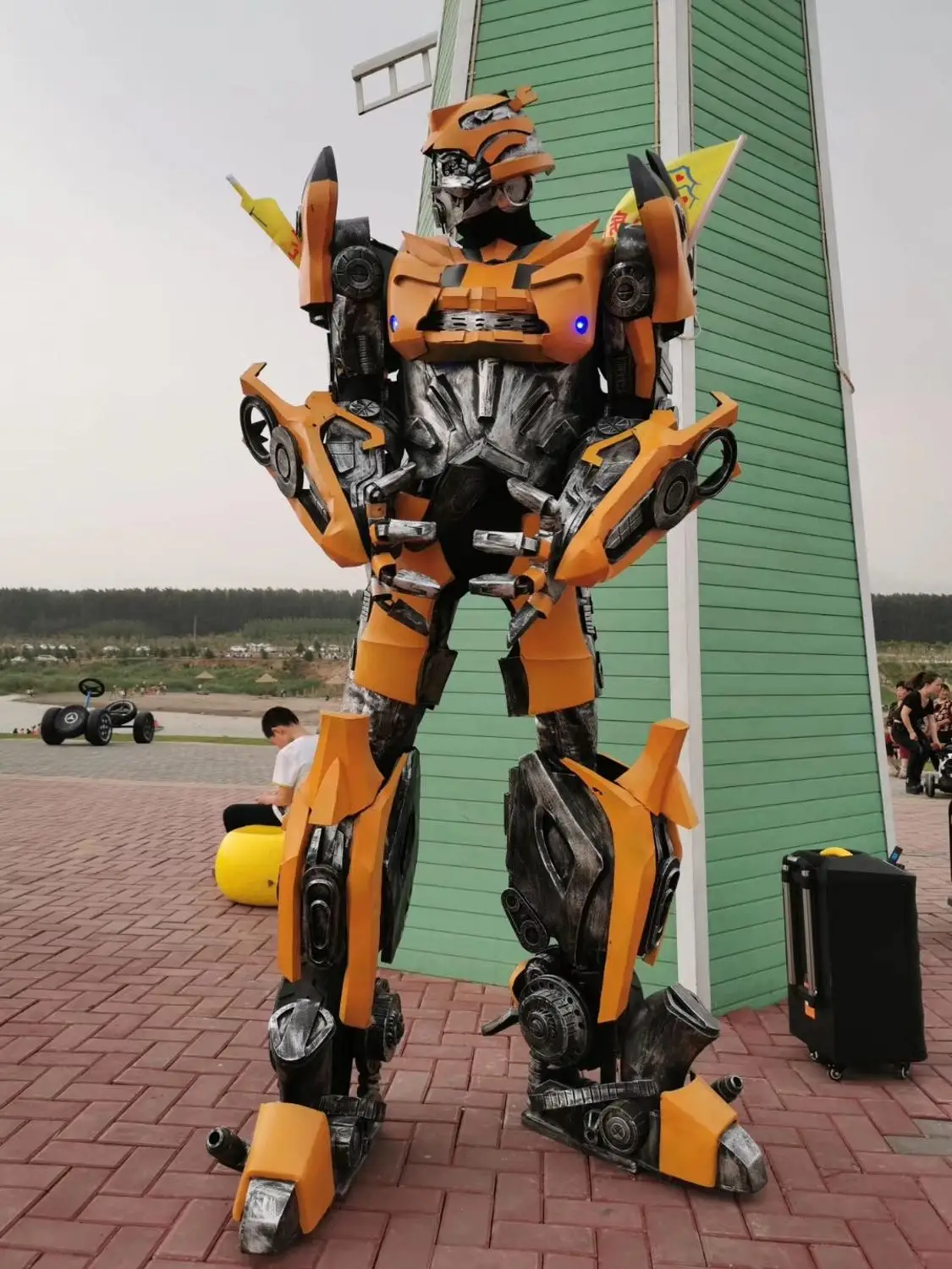 Wearable Bumblebee Beetle Armor costume Transformers Cosplay armors with led lights Voice changer stage show event party
Wearable Bumblebee Beetle Armor costume Transformers Cosplay armors with led lights Voice changer stage show event party