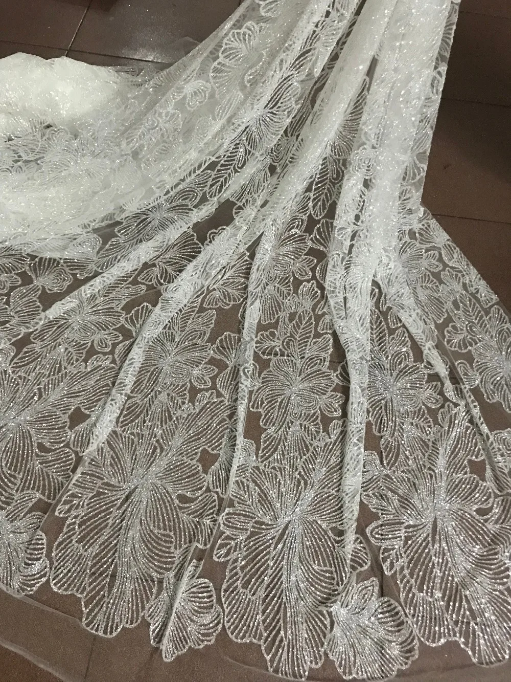 Embroidered tulle African Lace Fabric J-102716 glitter lace top quality french Lace Fabric
Embroidered tulle African Lace Fabric J-102716 glitter lace top quality french Lace Fabric