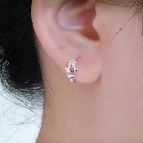 The new sterling silver earrings small group of butterfly women around the delicate earrings simple jewelry hoop earrings
The new sterling silver earrings small group of butterfly women around the delicate earrings simple jewelry hoop earrings