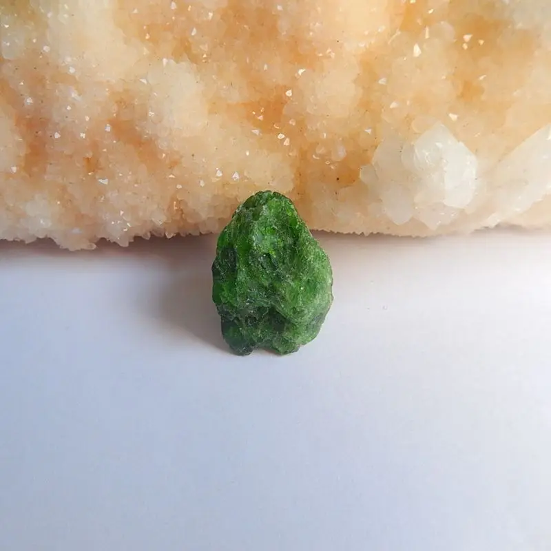 New! Fine jewelry AAA Nugget diopside raw material 21*15*11mm 4.6g semiprecious stone nugget diopside Trendy Jewelry Accessory 
New! Fine jewelry AAA Nugget diopside raw material 21*15*11mm 4.6g semiprecious stone nugget diopside Trendy Jewelry Accessory