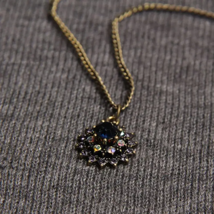 2018 new fashion jewelry wholesale direct retro color imitation gem flowers necklace Free shipping Christmas Halloween Hot Women
2018 new fashion jewelry wholesale direct retro color imitation gem flowers necklace Free shipping Christmas Halloween Hot Women