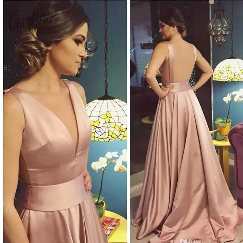 2019 Sexy Deep V-Neck A-Line Prom Dresses Rose Gold Backless Court Train Long Special Occasion Party Gowns Simple Evening Dress
2019 Sexy Deep V-Neck A-Line Prom Dresses Rose Gold Backless Court Train Long Special Occasion Party Gowns Simple Evening Dress