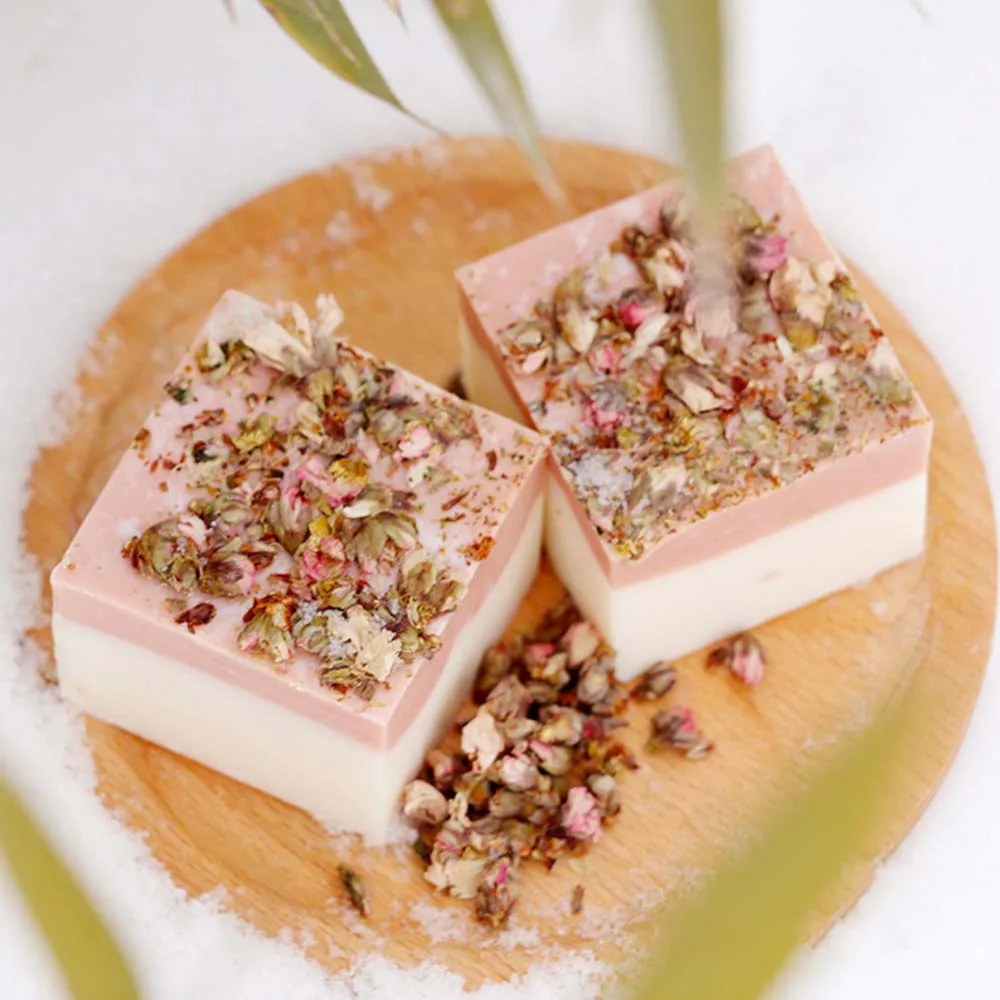 Cold Process Handmade Soap Petal Milk Bath Face Soap Skin Moisturizing Deep Cleaning Soap
Cold Process Handmade Soap Petal Milk Bath Face Soap Skin Moisturizing Deep Cleaning Soap