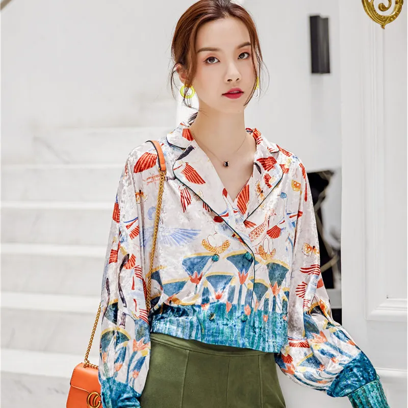 2019 Spring and Summer Birds Drawing Velvet Blouse Women Bawting Sleeve Short Shirt Turn-Down Collar
2019 Spring and Summer Birds Drawing Velvet Blouse Women Bawting Sleeve Short Shirt Turn-Down Collar