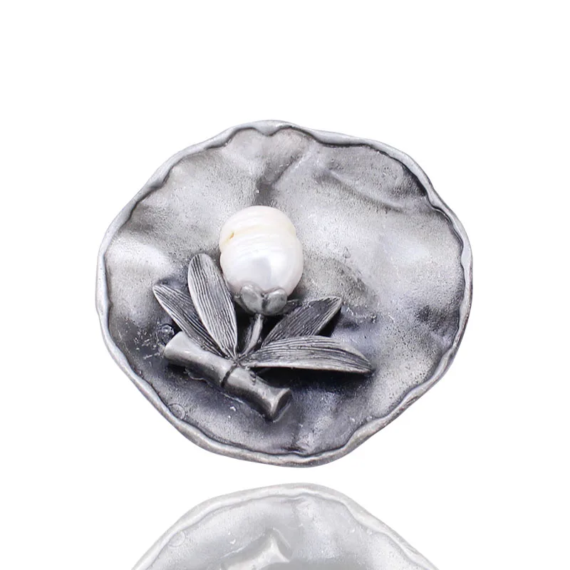 New Arrival Fashion Antique Retro Black Gunmetal Color Nature Pearl Flower Round Brooch Pin And Scarf Clip, Item NO.: BH8152
New Arrival Fashion Antique Retro Black Gunmetal Color Nature Pearl Flower Round Brooch Pin And Scarf Clip, Item NO.: BH8152