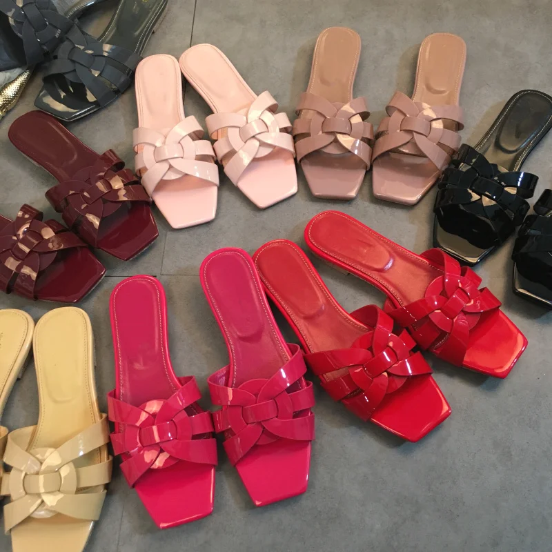 19SS Colorful Patent Leather Open Toe Summer Slippers Outside Slip On Soft Flats Slides Beach Shoes Fashion Casual Woman Shoes
19SS Colorful Patent Leather Open Toe Summer Slippers Outside Slip On Soft Flats Slides Beach Shoes Fashion Casual Woman Shoes