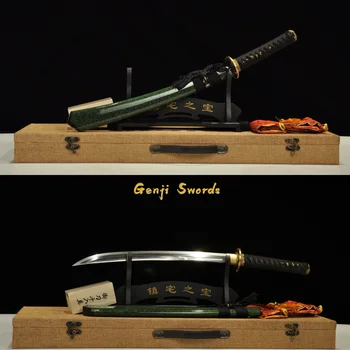 Handmade Japanese Short Sword Damascus Folded Steel Samurai Wakizashi Katana Triangular Groove Blade
Handmade Japanese Short Sword Damascus Folded Steel Samurai Wakizashi Katana Triangular Groove Blade