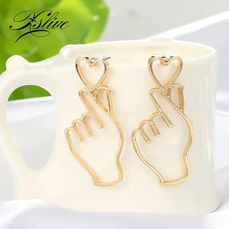 Women Big Finger Heart Earrings Hollow Stud Earrings Fashion Women Jewelry 2019 New Gold Silver Statement Heart Stud Earrings
Women Big Finger Heart Earrings Hollow Stud Earrings Fashion Women Jewelry 2019 New Gold Silver Statement Heart Stud Earrings