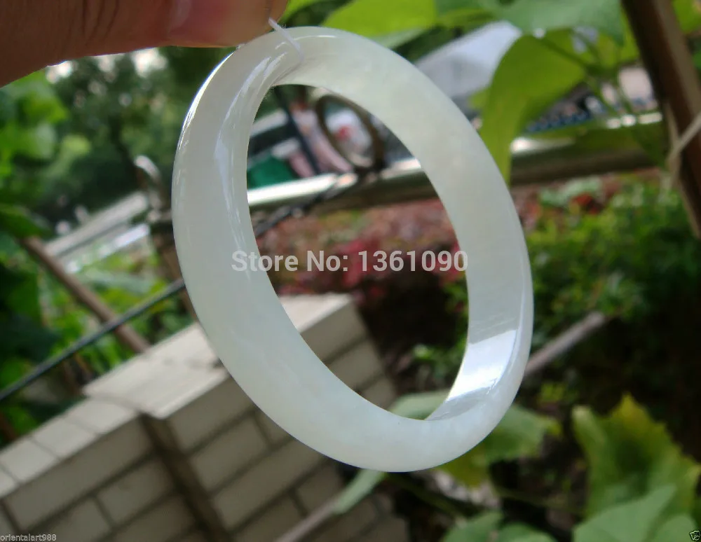 Free Shipping 00603 Icy Type White 100% Natural Jadeite Bangle Bracelet 58MM ()
Free Shipping 00603 Icy Type White 100% Natural Jadeite Bangle Bracelet 58MM ()