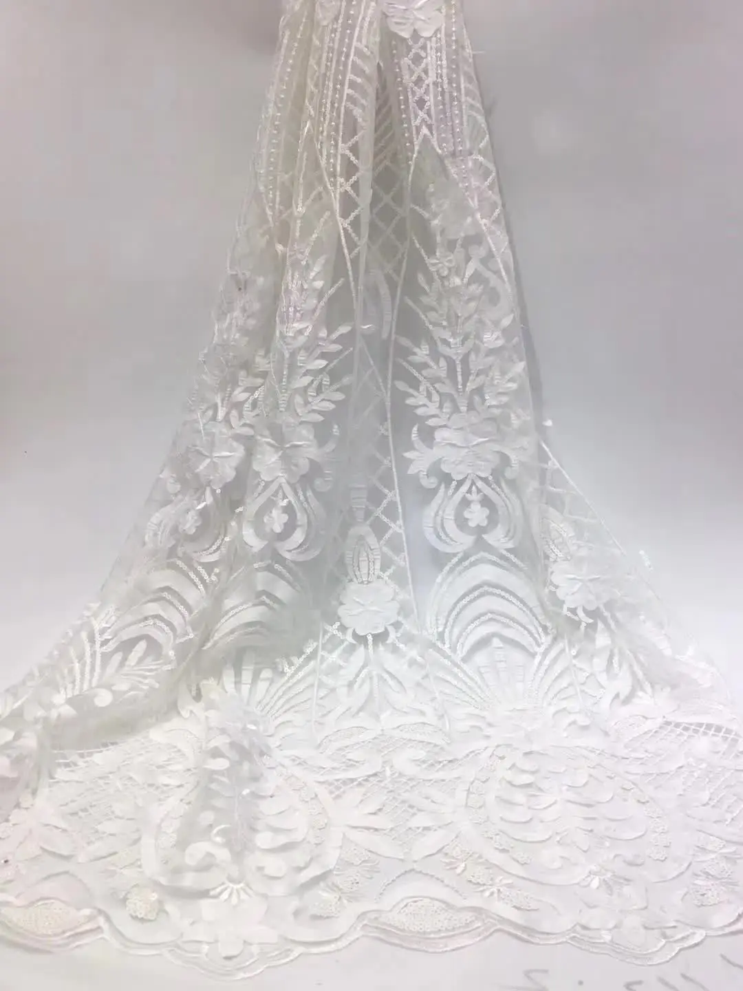 2019 Latest French Nigerian Laces Fabrics High Quality Sequins Tulle African Laces Fabric Wedding French Tulle Lace white
2019 Latest French Nigerian Laces Fabrics High Quality Sequins Tulle African Laces Fabric Wedding French Tulle Lace white