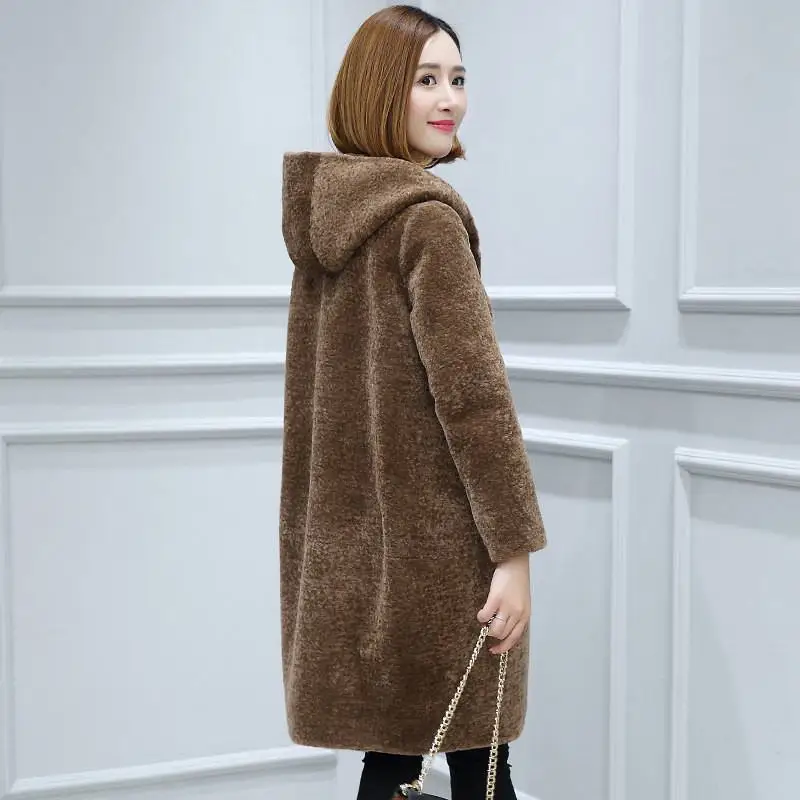 2019 New Women Hooded Real Lamb Fur Coat Natural Sheep Shearing Fur Coat Female Thicken Jackets Oversize Overcoat Outerwear M40 
2019 New Women Hooded Real Lamb Fur Coat Natural Sheep Shearing Fur Coat Female Thicken Jackets Oversize Overcoat Outerwear M40