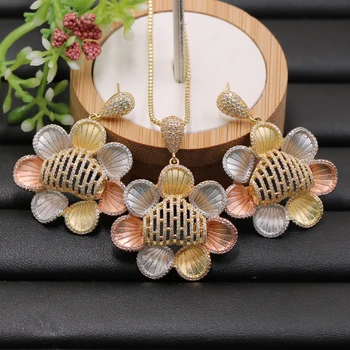 Lanyika Jewelry Set Micro Inlay Graceful Distinctive Flower Zircon Sandblasting Necklace with Earrings Wedding Trendy Best Gift
Lanyika Jewelry Set Micro Inlay Graceful Distinctive Flower Zircon Sandblasting Necklace with Earrings Wedding Trendy Best Gift