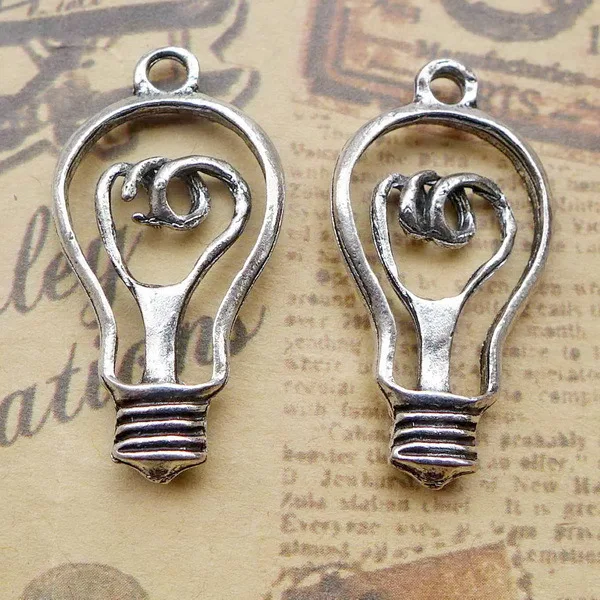 15pcs-- 32x18mm Lightbulb Charms Antique Silver tone 2Sided Lightbulb Charms pendant
15pcs-- 32x18mm Lightbulb Charms Antique Silver tone 2Sided Lightbulb Charms pendant