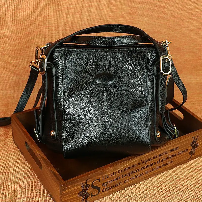 New Spring Female Bag Tidal Bucket True Leather Handbag Korean Fashion Cowskin Single Shoulder Bag
New Spring Female Bag Tidal Bucket True Leather Handbag Korean Fashion Cowskin Single Shoulder Bag