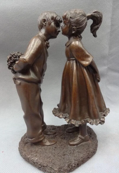 JP S0608 9" Chinese Bronze Flower Love Fellow Boy & Girl Together Kiss Statue On Heart Discount 35%
JP S0608 9" Chinese Bronze Flower Love Fellow Boy & Girl Together Kiss Statue On Heart Discount 35%