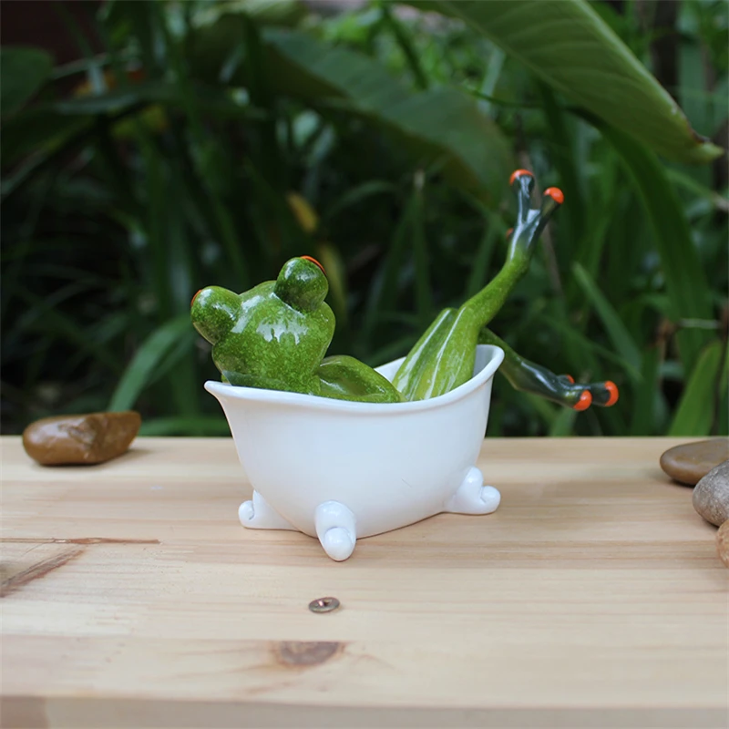 Resin-creative-3D-frog-in-the-bathtub-figures-Decoration-Figurine-Model-Bedroom-living-room-windowsill-study (3)