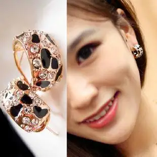 Exquisite Beautiful Shiny Rhinestone Crystal Leopard Stud Earrings for Women Jewelry Free Shipping E148
Exquisite Beautiful Shiny Rhinestone Crystal Leopard Stud Earrings for Women Jewelry Free Shipping E148