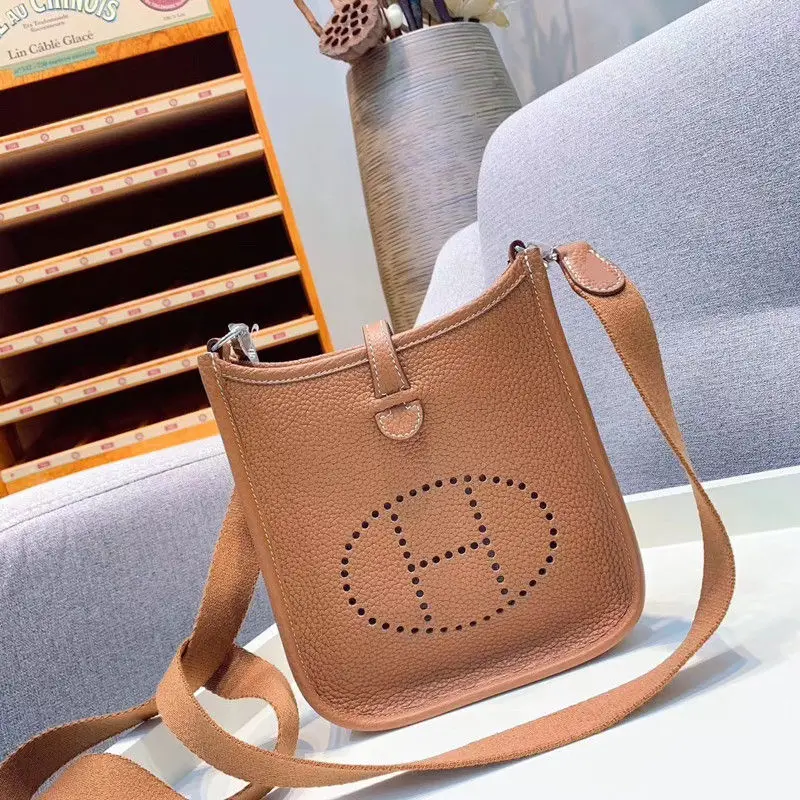 20190520009 2019 genuine leather luxury handbags women bag runway desigin female Europe brand top quality free shipping of dhl
20190520009 2019 genuine leather luxury handbags women bag runway desigin female Europe brand top quality free shipping of dhl