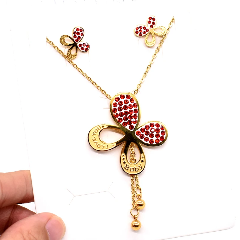 AMUMIU Gold Color Clover Red Crystal Stainless Steel Pendant Necklace Earrings Jewelry Sets For Women HTZ165
AMUMIU Gold Color Clover Red Crystal Stainless Steel Pendant Necklace Earrings Jewelry Sets For Women HTZ165