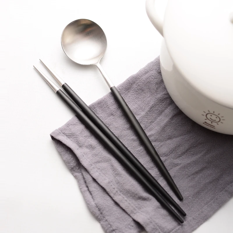 1Set Gold Korean Stainless Steel Food Hashi Chopsticks Spoon Set Long Handle Non-slip Chopsticks Dessert Spoons Dinnerware Set 
1Set Gold Korean Stainless Steel Food Hashi Chopsticks Spoon Set Long Handle Non-slip Chopsticks Dessert Spoons Dinnerware Set