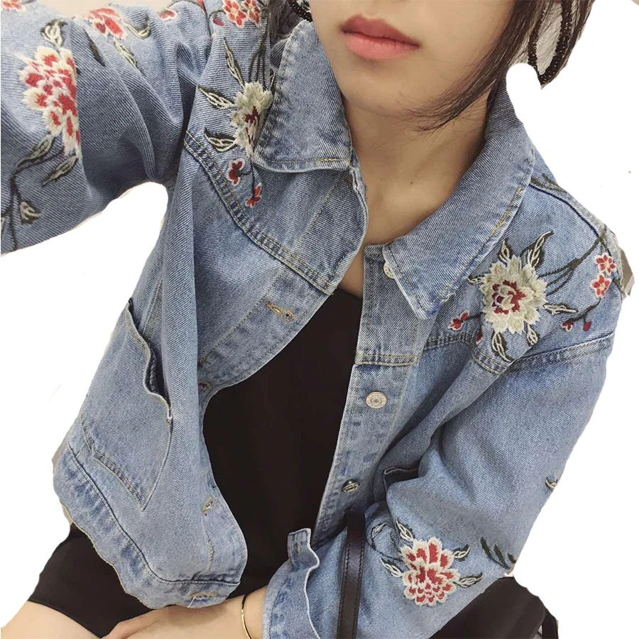 2019 Flower Embroidery Classic Loose Length Jeans Jacket Women's Straight Denim Jacket Women Girls long jacket Coat fashion Y098
2019 Flower Embroidery Classic Loose Length Jeans Jacket Women's Straight Denim Jacket Women Girls long jacket Coat fashion Y098