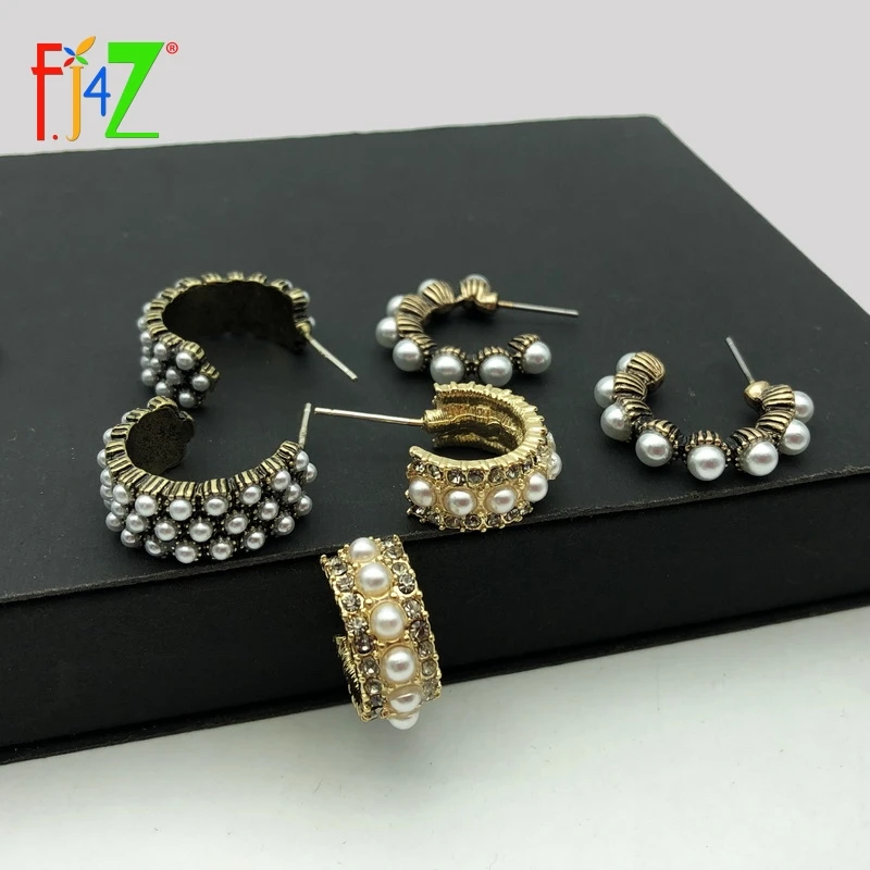 F.J4Z Hot Sale Hoop Earrings for Women Gorgeuos Simulated Pearl Rhinestone Earring Hoops Allergy free Lady Earrings Jewelry
F.J4Z Hot Sale Hoop Earrings for Women Gorgeuos Simulated Pearl Rhinestone Earring Hoops Allergy free Lady Earrings Jewelry