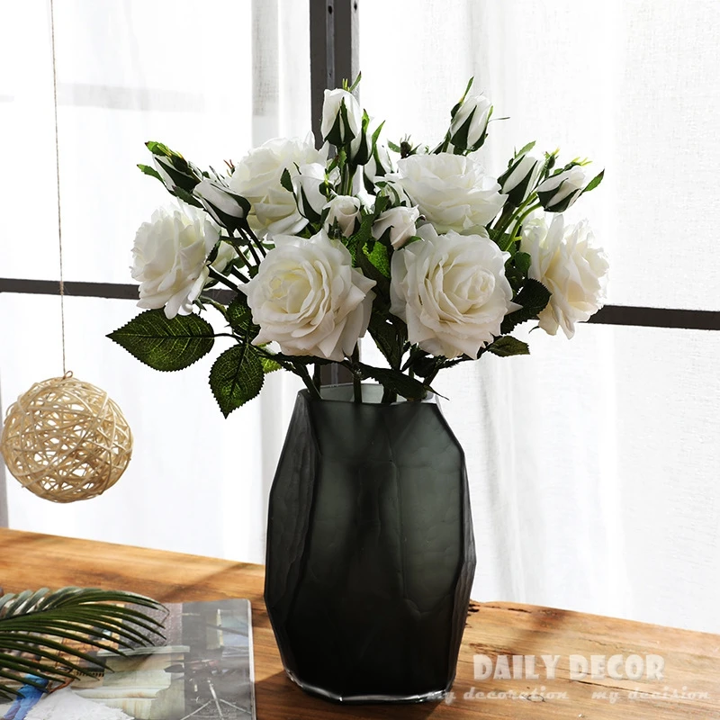 10pcs /lot ! 3 heads high simulation real touch roses fake decorative rose hand felt flowers artificial rose flower wholesale
10pcs /lot ! 3 heads high simulation real touch roses fake decorative rose hand felt flowers artificial rose flower wholesale