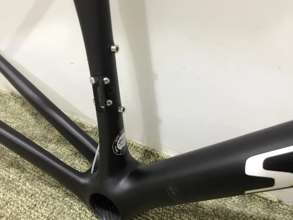 hot Selling 2019 NEW 1: 1 mold China OEM Customized SL6 Logo Full Carbon T1100 1K 3K BB30 or BSA Carbon Road Bike Frame
hot Selling 2019 NEW 1: 1 mold China OEM Customized SL6 Logo Full Carbon T1100 1K 3K BB30 or BSA Carbon Road Bike Frame