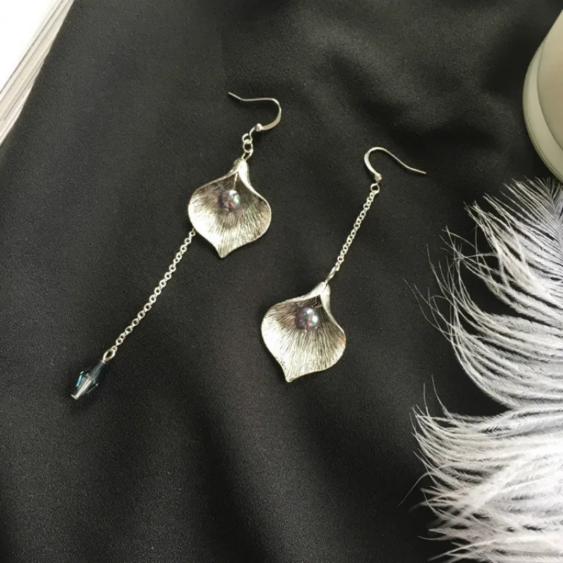 Japan and South Korea personality temperament wild flower irregular petal earrings female wild earrings
Japan and South Korea personality temperament wild flower irregular petal earrings female wild earrings