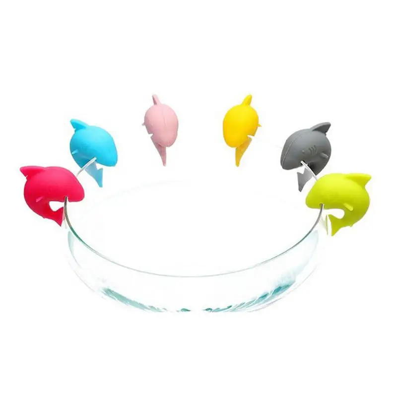 6pcs/set Shark Shape Wine Glass Recognizer Suction Cup Label Rubber Glassware Marker Party Kitchen Drinkware Gadget Random Color
6pcs/set Shark Shape Wine Glass Recognizer Suction Cup Label Rubber Glassware Marker Party Kitchen Drinkware Gadget Random Color