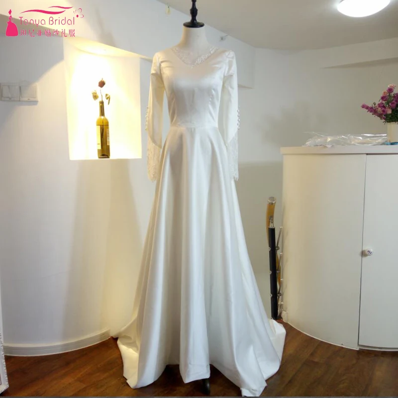 Long Sleeve Wedding Dresses Special Cut A Line Boho Bridal wedding Dresses High quality Vestido Noiva Zipper with Button ZW004
Long Sleeve Wedding Dresses Special Cut A Line Boho Bridal wedding Dresses High quality Vestido Noiva Zipper with Button ZW004