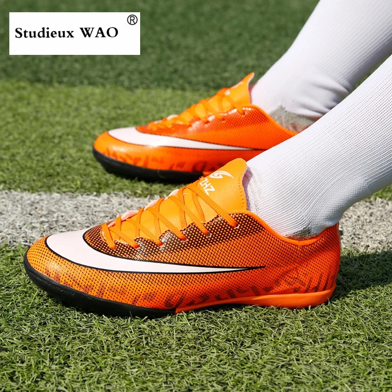 New Brand Indoor Soccer Shoes Adult Training Turf TF Cleats Football Boots Superfly Men Sneakers Women Sports Kids Boys Futsal
New Brand Indoor Soccer Shoes Adult Training Turf TF Cleats Football Boots Superfly Men Sneakers Women Sports Kids Boys Futsal