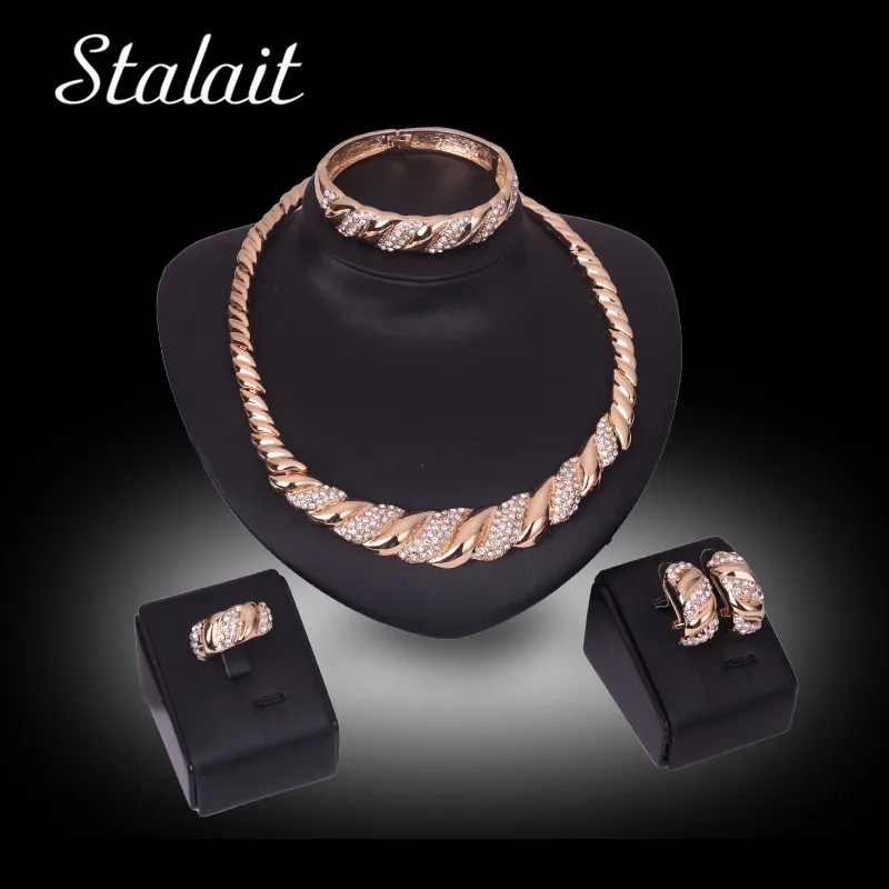 Big Dubai Gold Color Jewelry Set For Women 2017 Women Rhinestones Simple Style Jewelry Set
Big Dubai Gold Color Jewelry Set For Women 2017 Women Rhinestones Simple Style Jewelry Set