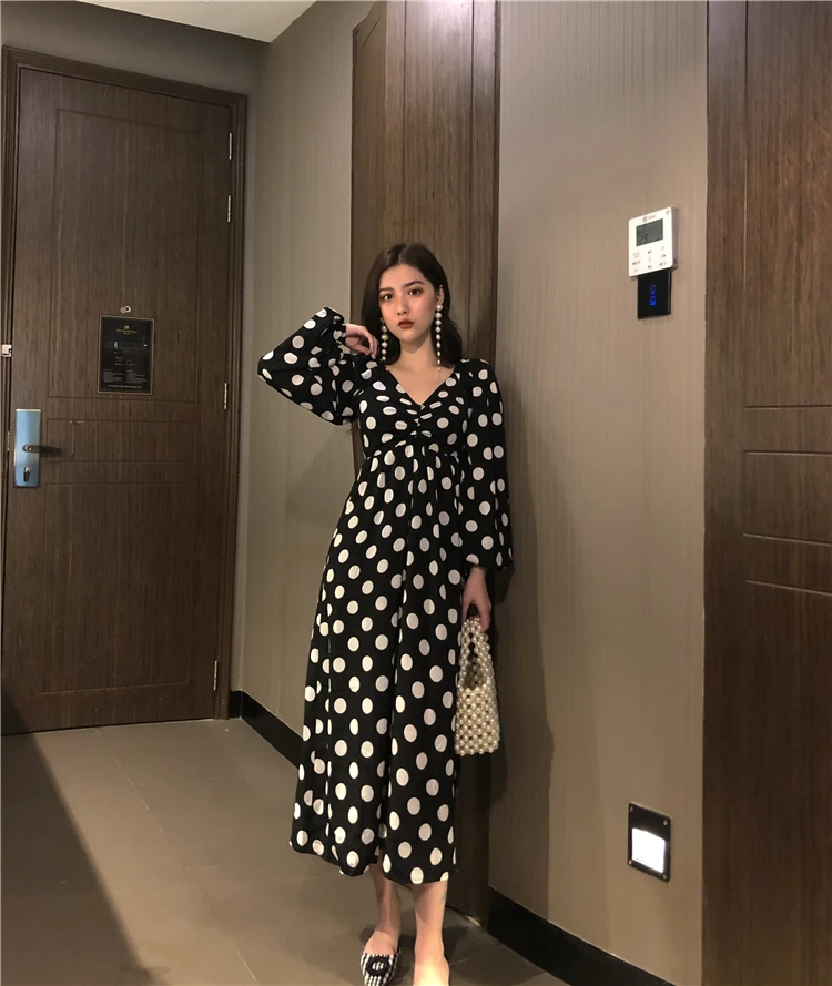 New Fashion Women's Dot Print v neck dress female spring summer Beach Party vintage Dress TB1138
New Fashion Women's Dot Print v neck dress female spring summer Beach Party vintage Dress TB1138