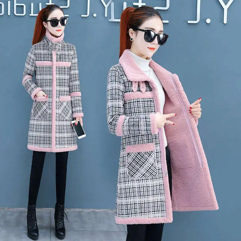 Women's lamb wool coat jacket long section winter new thickening plus velvet lattice warm slim cotton jacket
Women's lamb wool coat jacket long section winter new thickening plus velvet lattice warm slim cotton jacket