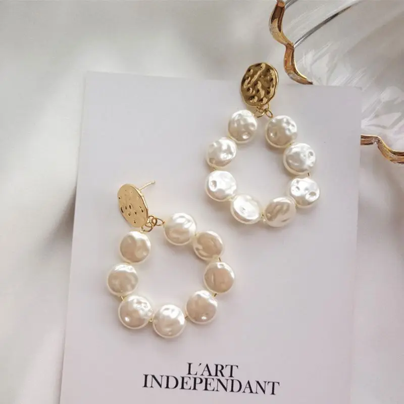 1 Pair Elegant Ladies Earrings Simple Irregular Artificial Pearl Earring Female Round Hollow Ear Jewelry Accessories
1 Pair Elegant Ladies Earrings Simple Irregular Artificial Pearl Earring Female Round Hollow Ear Jewelry Accessories