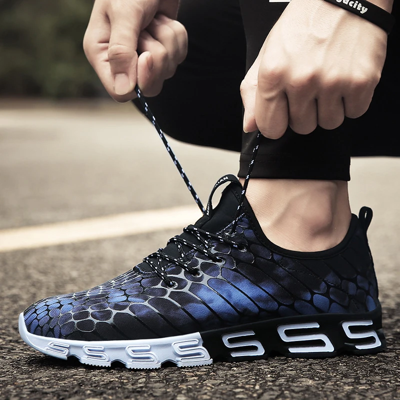 Breathable Men Running Shoes Sneakers Super Cool Bounce Outdoor Sport Shoes Professional Training Shoes plus size 39-44
Breathable Men Running Shoes Sneakers Super Cool Bounce Outdoor Sport Shoes Professional Training Shoes plus size 39-44