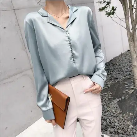 Vintage Satin Slik Blouse Shirts for Women Autumn Elegant French Style Sexy V Neck Long Sleeve Blouse Champagne Green Tops LJ253
Vintage Satin Slik Blouse Shirts for Women Autumn Elegant French Style Sexy V Neck Long Sleeve Blouse Champagne Green Tops LJ253