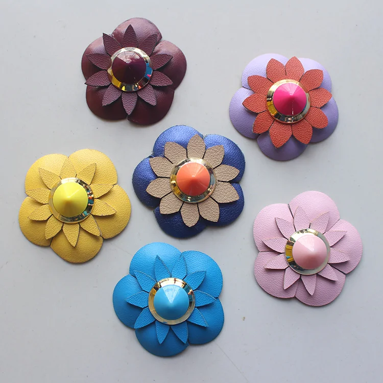 Colored Rivet Leather Flower Patches Sweater Badge Sticker Apparel Sewing Fabric Patches for Clothing Hat Bag Decor Diy Material
Colored Rivet Leather Flower Patches Sweater Badge Sticker Apparel Sewing Fabric Patches for Clothing Hat Bag Decor Diy Material