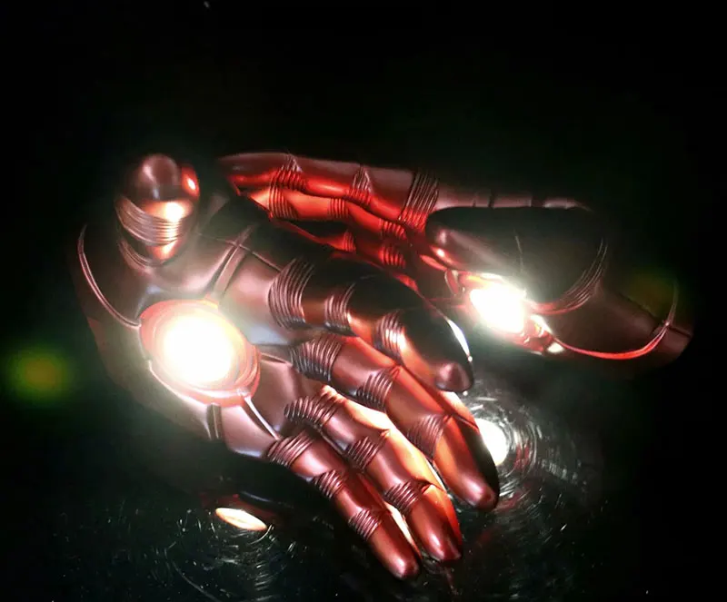 Cool Iron Man Tony Stark Luminous Gloves PVC Wearable Repulsors Cosplay Props Action Figure Toy Boys Birthday Gift
Cool Iron Man Tony Stark Luminous Gloves PVC Wearable Repulsors Cosplay Props Action Figure Toy Boys Birthday Gift