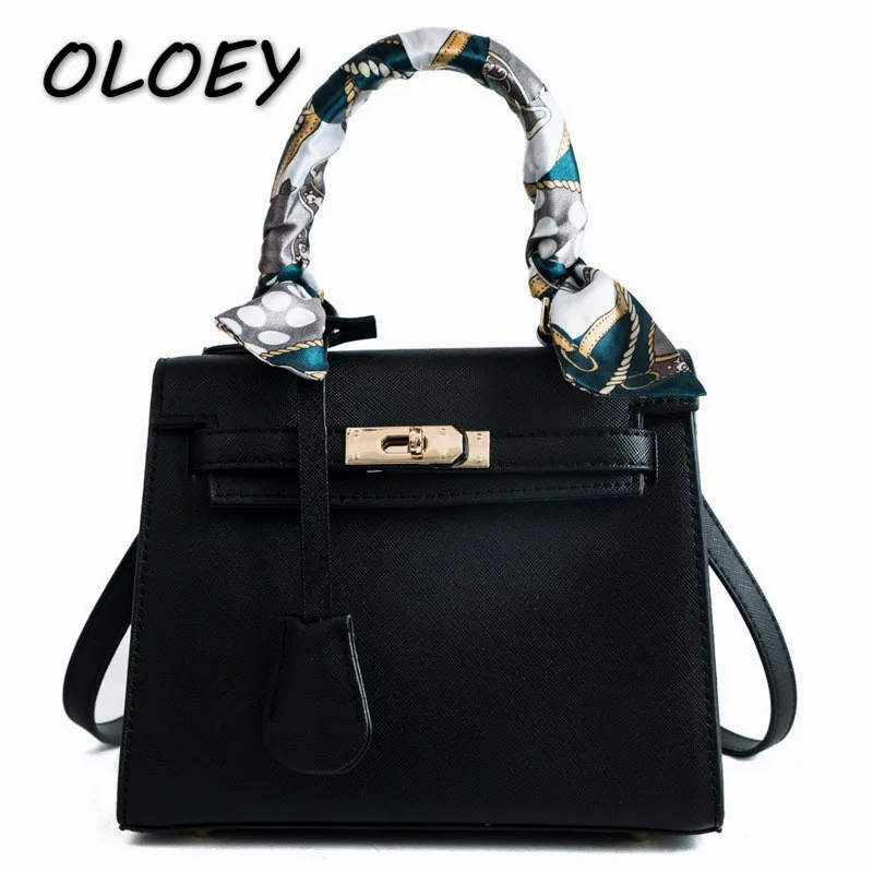 2019 Brand original high-end quality bag bag fashion trend Clemence buckle tote square shoulder bag across wild ladies Kate bag!
2019 Brand original high-end quality bag bag fashion trend Clemence buckle tote square shoulder bag across wild ladies Kate bag!
