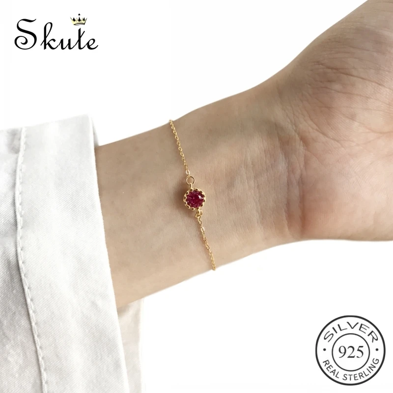 Skute Luxury S925 Sterling Silver Crown Red Corundum Simple Geometric Slim Thin Bracelet Gift for Women Fashion Jewelry Pulseras
Skute Luxury S925 Sterling Silver Crown Red Corundum Simple Geometric Slim Thin Bracelet Gift for Women Fashion Jewelry Pulseras