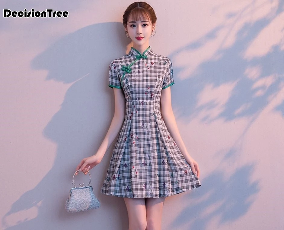 2019 evening dress short black lace wedding cheongsam modern qipao women plus embroidery chinese traditional dress formal
2019 evening dress short black lace wedding cheongsam modern qipao women plus embroidery chinese traditional dress formal