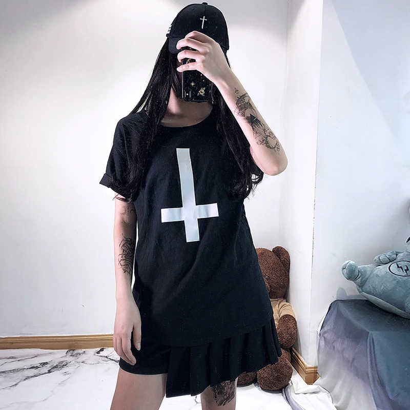 Harajuku Shirt Cross Print Women Tshirt Cotton Casual Hipster Shirt for Gothic Girl Black Loose Top Tees Streetwear Tumblr
Harajuku Shirt Cross Print Women Tshirt Cotton Casual Hipster Shirt for Gothic Girl Black Loose Top Tees Streetwear Tumblr
