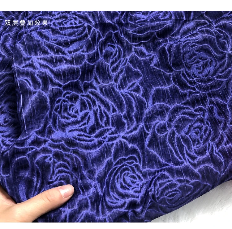 New Super Beautiful Flocking Crepe Yarn: Purple Blue/Carmine Embossed Flocking Flower Halo-dyed Fold Yarn Fabric for Chinese Che
New Super Beautiful Flocking Crepe Yarn: Purple Blue/Carmine Embossed Flocking Flower Halo-dyed Fold Yarn Fabric for Chinese Che