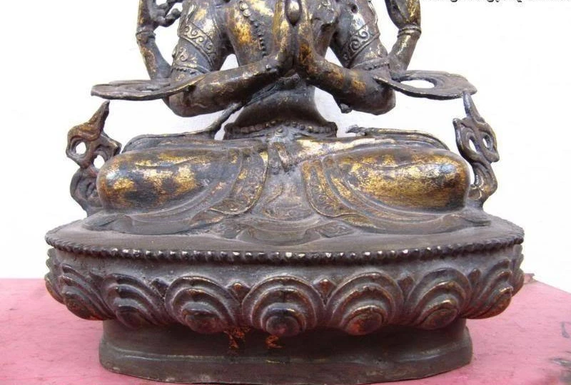 Tibet classical Bronze Four-armed Avalokitesvara Guan Yin Kwan Yin Buddha statue
Tibet classical Bronze Four-armed Avalokitesvara Guan Yin Kwan Yin Buddha statue
