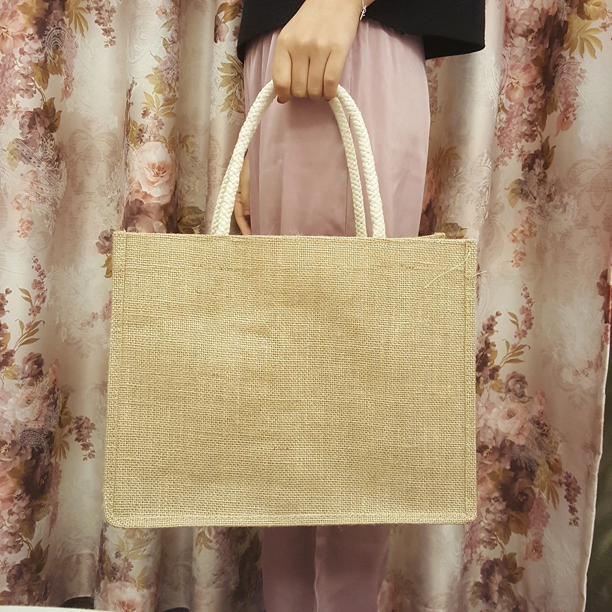 Linen Tote Bag Customized environment-friendly recycle bag Special Gift Wrap Bag Print The Logo DIY INVOICE red wine bag
Linen Tote Bag Customized environment-friendly recycle bag Special Gift Wrap Bag Print The Logo DIY INVOICE red wine bag
